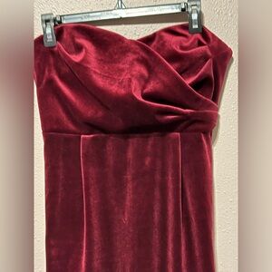 EXPRESS Burgundy Velvet Bodycon Dress Strapless Midi Sz M Romantic - Glam- sexy